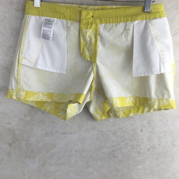 Old Navy Yellow White Pineapple Print Shorts Women's Size 0 - Picture 6 of 15